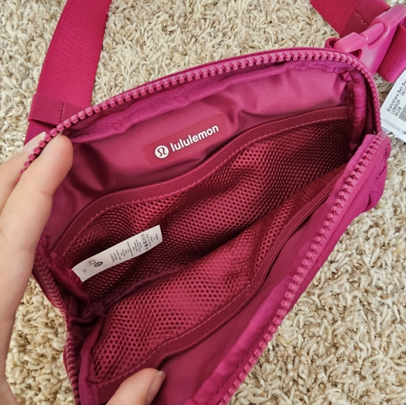 Lululemon everywhere belt bag - Picture 7 of 8